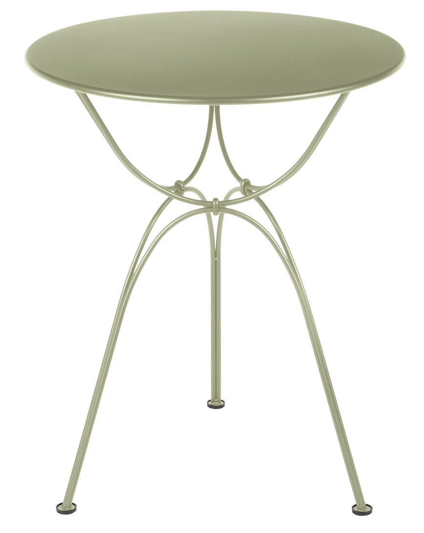 Airloop Tisch von Fermob, Ø 60 cm, in hellgrün, runder Outdoor Tisch mit filigranem Design.
