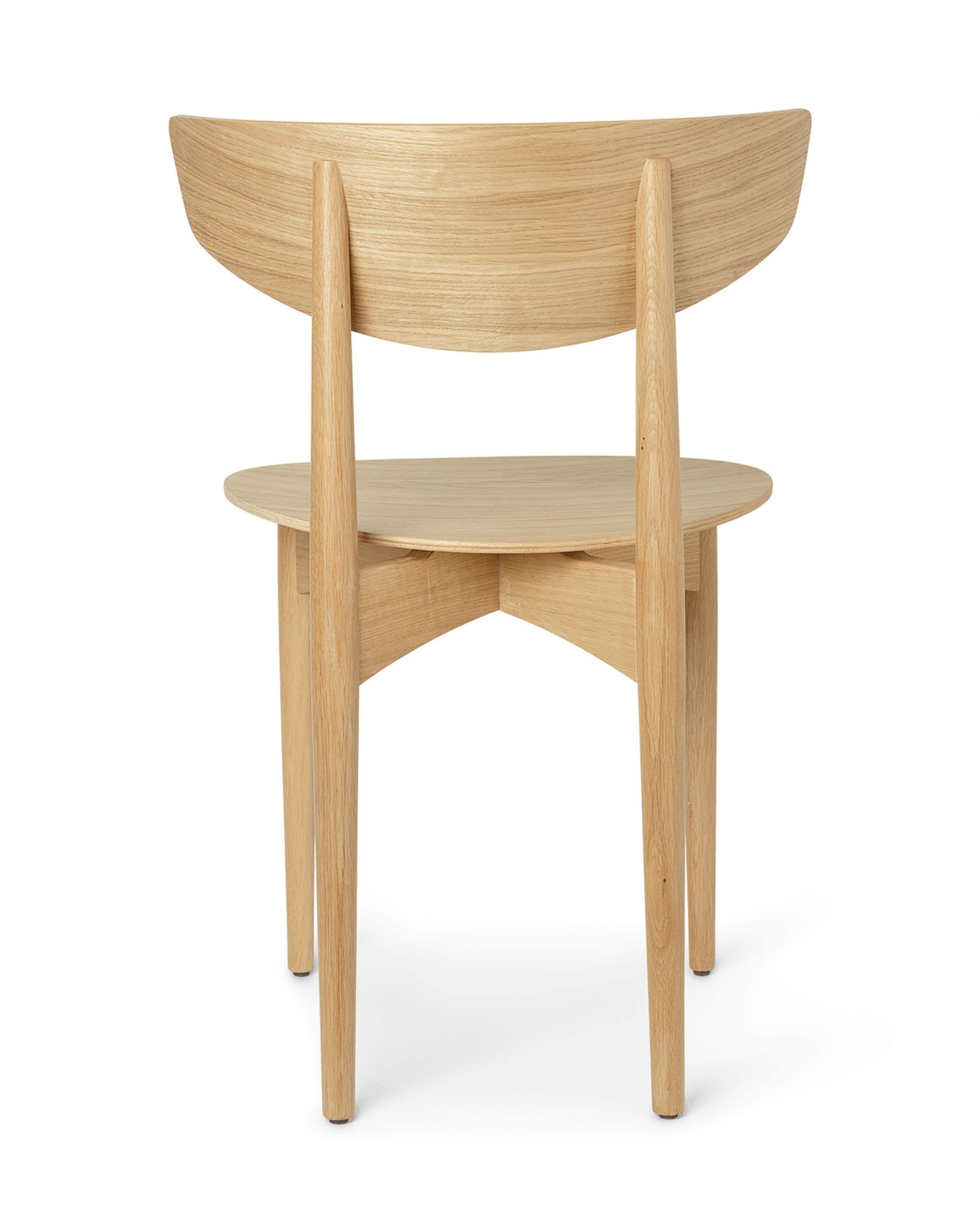 Herman Stuhl von Ferm Living, Esszimmerstuhl aus Holz, natürliche Holzfarbe, Rückansicht.