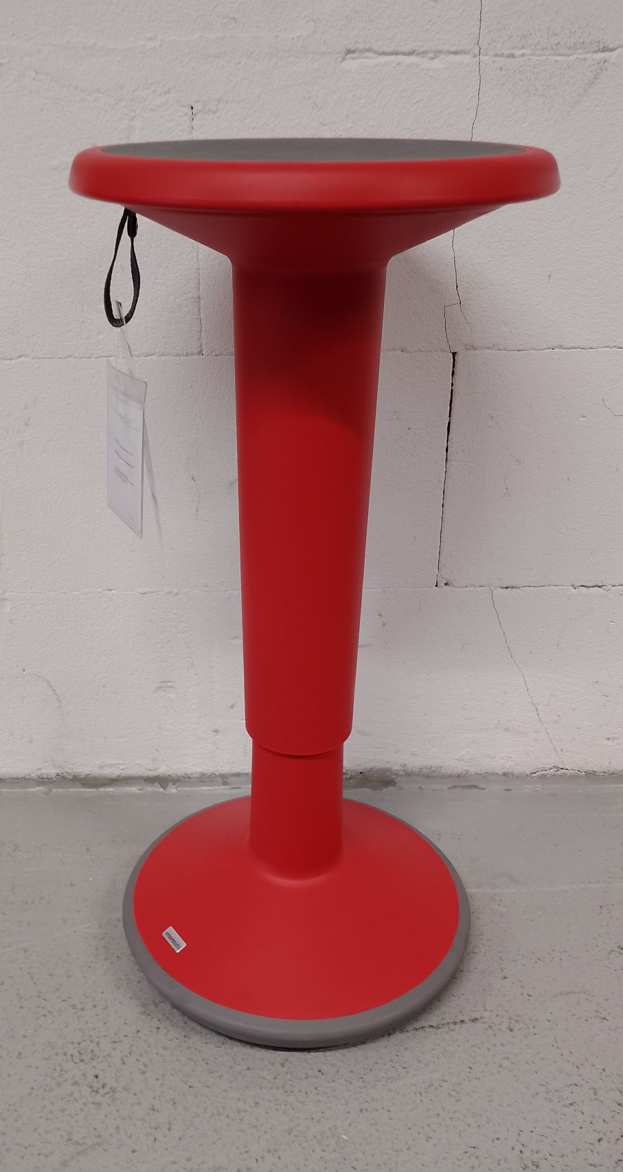 UPis1 110U Stand-Up sta-kruk Interstuhl TENTOONSTELLINGSSTUK / TWEEDEHANDSMEUBEL