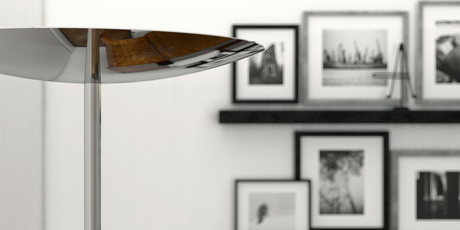 Detailaufnahme der Belux LED Stehleuchte mit silbernem Lampenschirm und schlankem Design vor Bilderwand.
