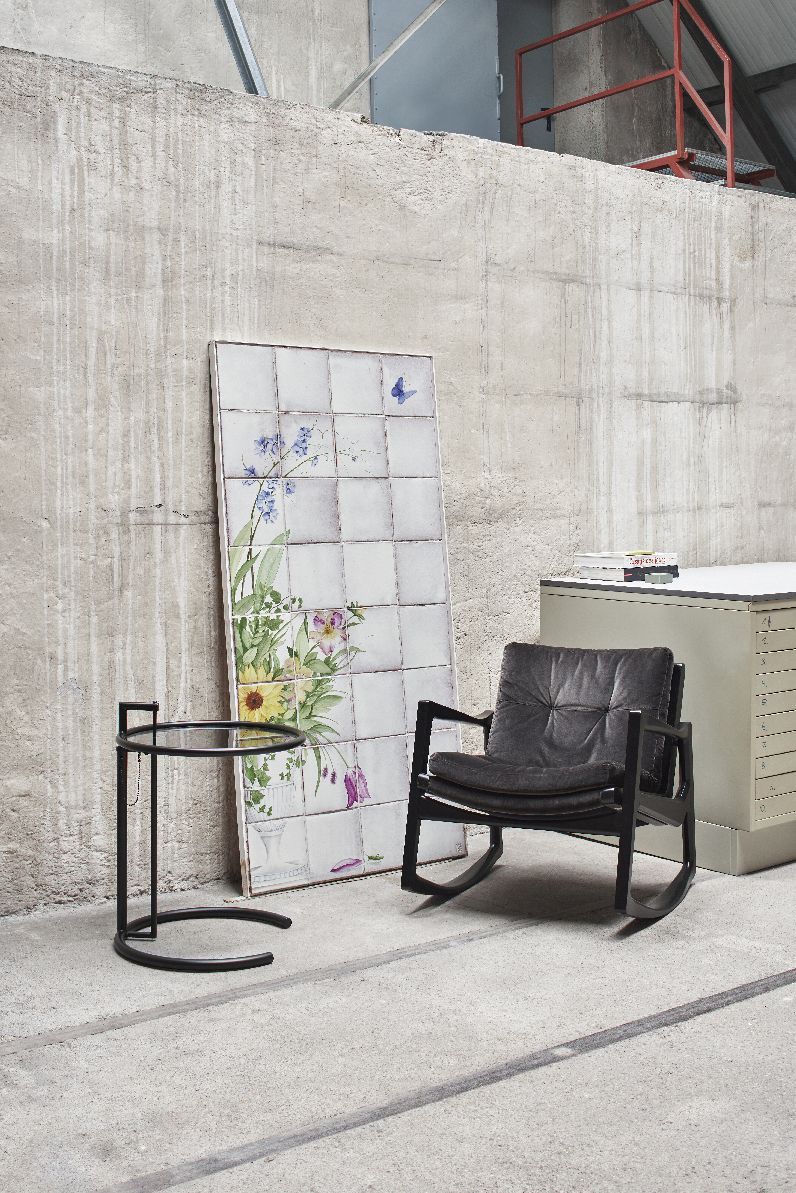 Verstelbare bijzettafel E1027 van ClassiCon - QUICK SHIP