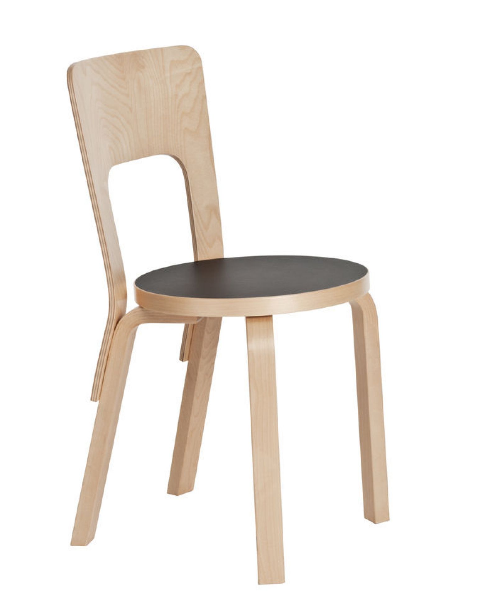 Artek Stuhl 66 aus hellem Holz mit dunkler Sitzfläche, skandinavisches Design für Esszimmer und Wohnbereich.