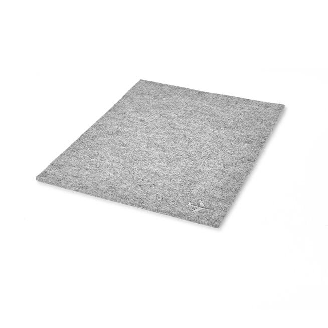 Graue Filzmatte als Zubehör für Bordbar Storage Equipment Set, ideal für Ordnung und Schutz.