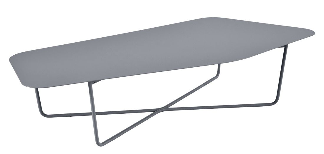 Grauer Ultrasofa Outdoor Tisch von Fermob, niedriger Couchtisch für Garten und Terrasse.