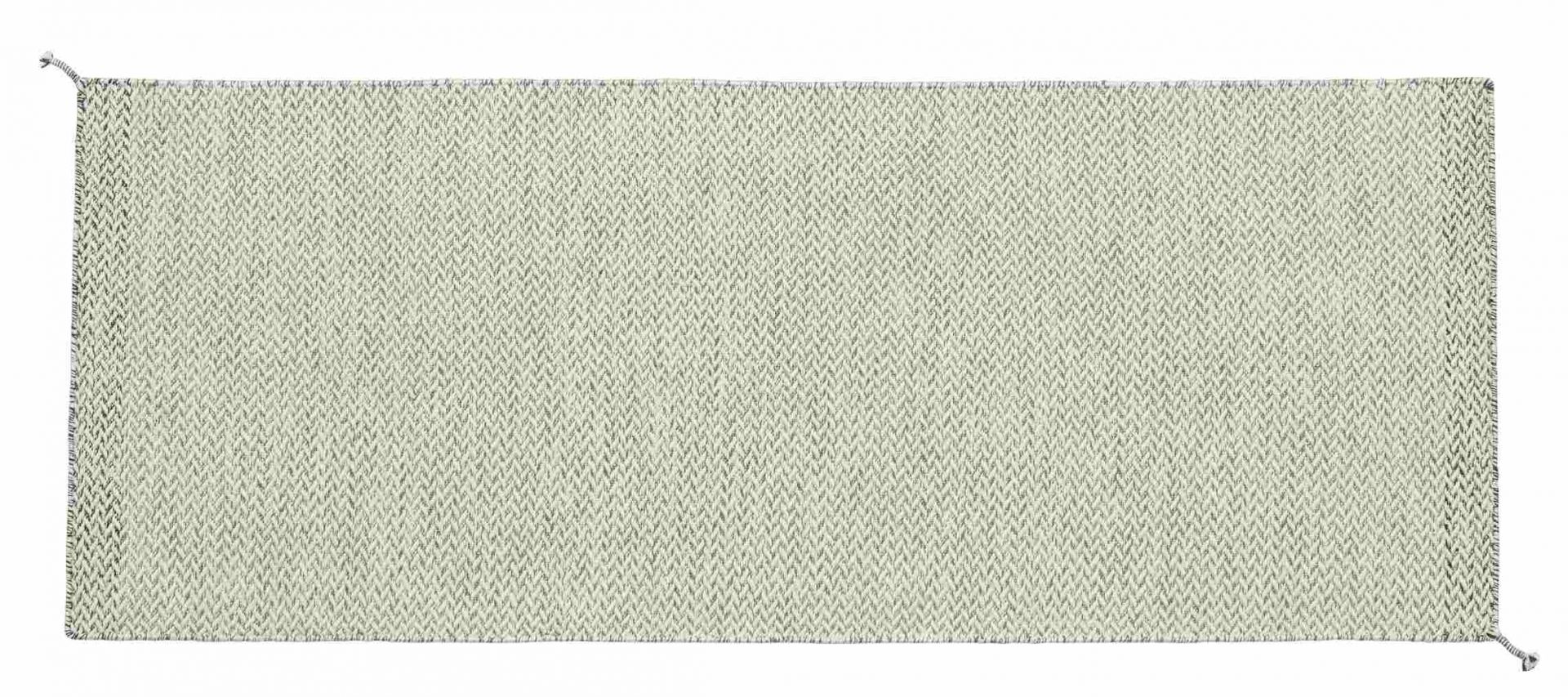 Ply Rug von Muuto, ein rechteckiger, hellgrüner Teppich für Innen- und Außenbereiche aus recyceltem Polyester.