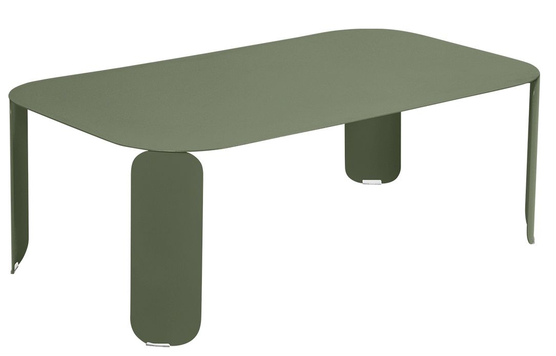 Bebop Low Table von Fermob, ein grüner Outdoor-Couchtisch aus Metall für Garten und Terrasse.