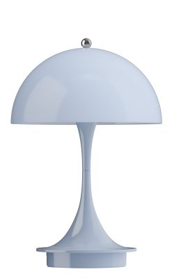 Panthella Portable Tischleuchte in Opal Blau von Louis Poulsen für Innen und Außen.