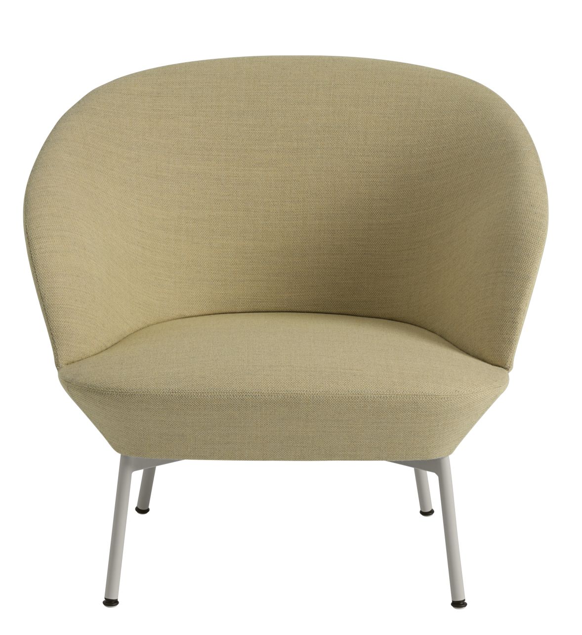 Oslo Lounge Chair von Muuto, moderner Sessel mit beigem Stoffbezug und filigranem, weißem Metallgestell.