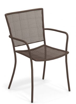 Athena Armchair, brauner Outdoor Armlehnstuhl mit Netzstruktur für Garten und Terrasse.