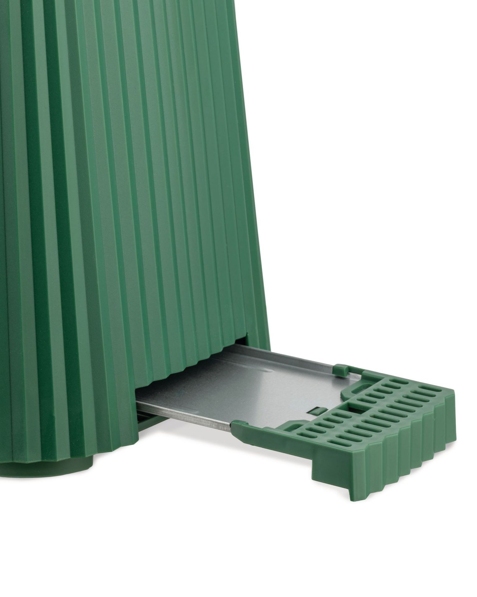 Grüner Alessi Plissé Toaster mit Krümelschublade. Design Toaster für die moderne Küche.