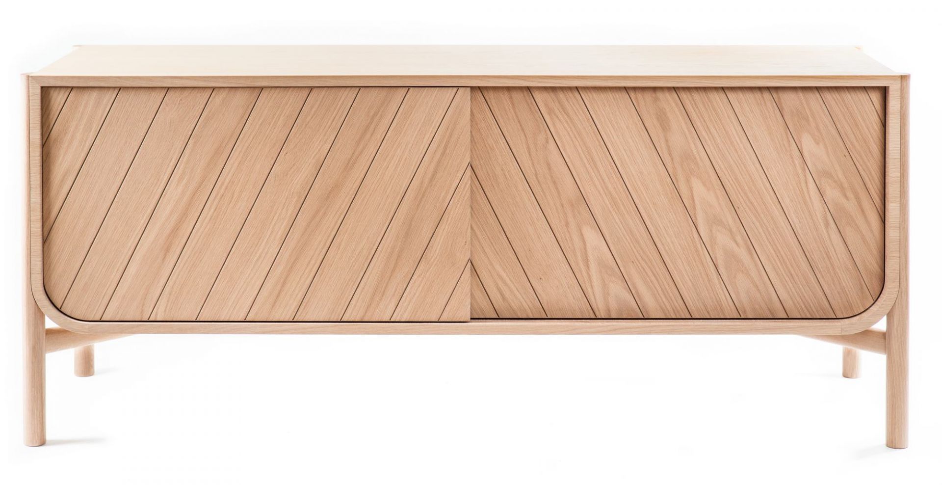 Marius Sideboard aus Eiche natur von Hartô: Modernes Sideboard mit Schiebetüren und Holzstruktur.