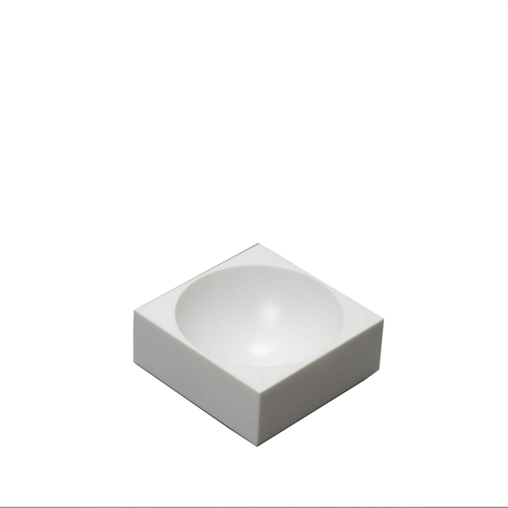 Weiße magnetische Schale aus dem Modul 4 Farmer Set, quadratisch und minimalistisch.