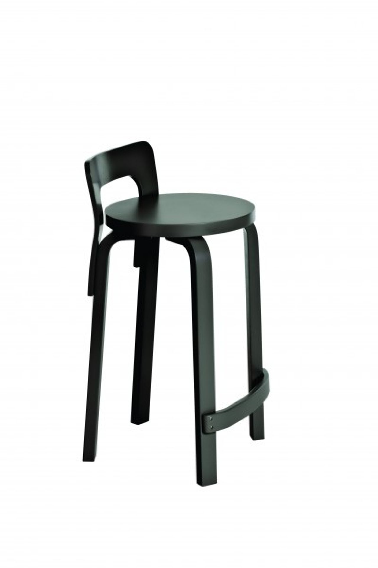 Schwarzer Artek K65 Küchenstuhl mit Rückenlehne und Fußstütze aus Holz, modernes Barhocker Design.