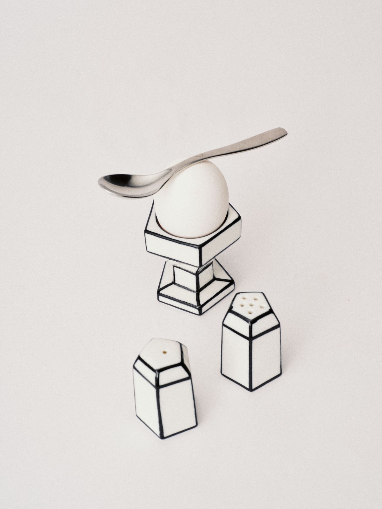 Zout- en peperstrooier set wit/zwart Carte Blanche Serax