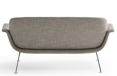 Rückansicht: KN05 Zweisitzer Sofa von Knoll International mit grauem Stoffbezug und filigranem Chromgestell.
