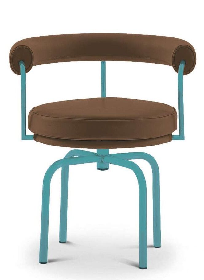 7 Fauteuil Tournant Drehsessel Cassina mit braunem Lederbezug und türkisfarbenem Metallgestell, Frontansicht.