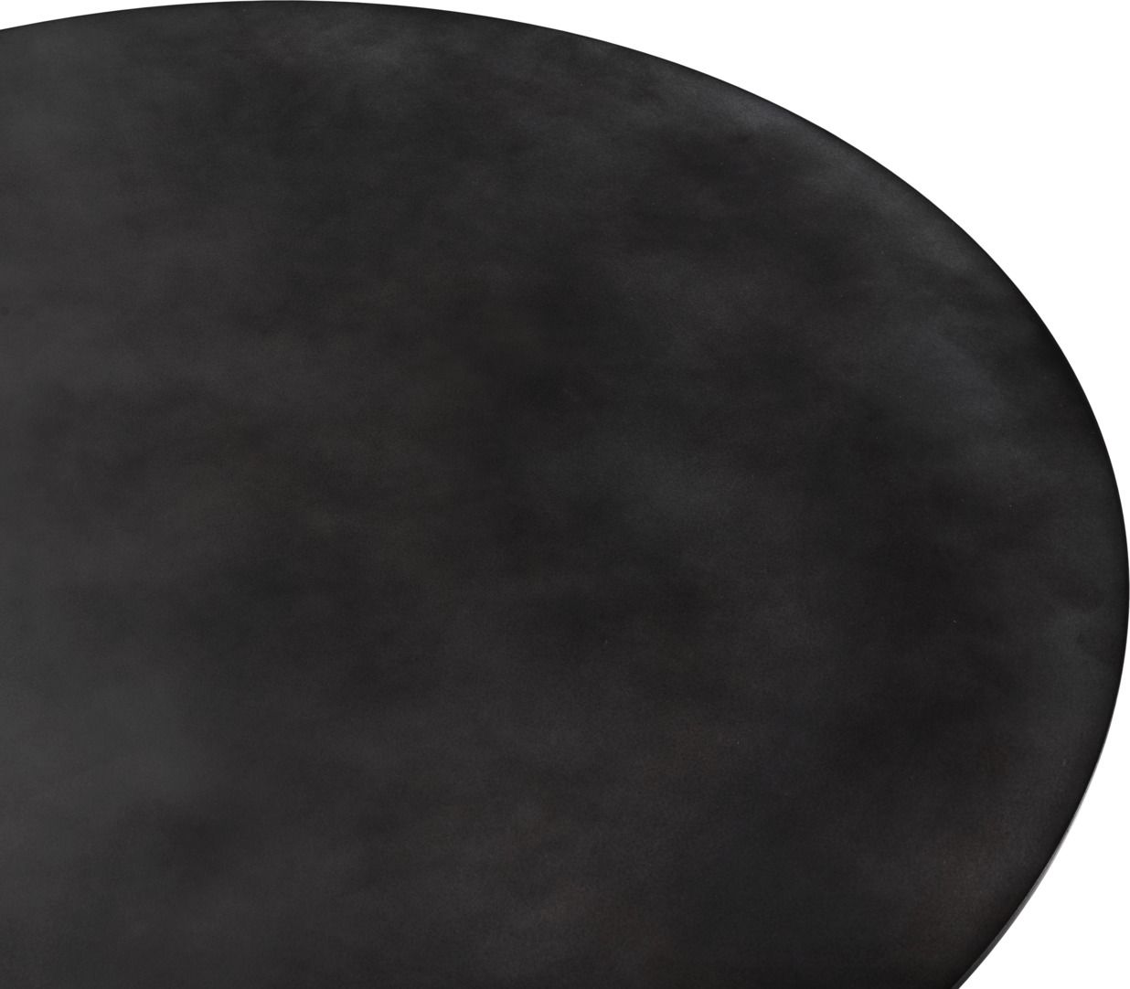Detailaufnahme der Tischplatte des Epic Coffee Table von Gubi in Midnight Black.