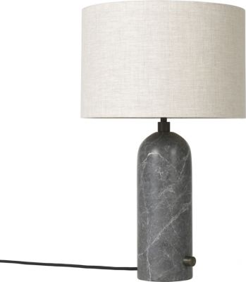 Gubi Gravity Tischleuchte Small mit grauem Marmorfuß und beigem Stoffschirm. Dekorative Tischlampe.