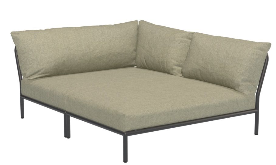 Houe Level 2 Cozy Corner Outdoor Sofa mit olivgrünen Kissen und schwarzem Metallrahmen.