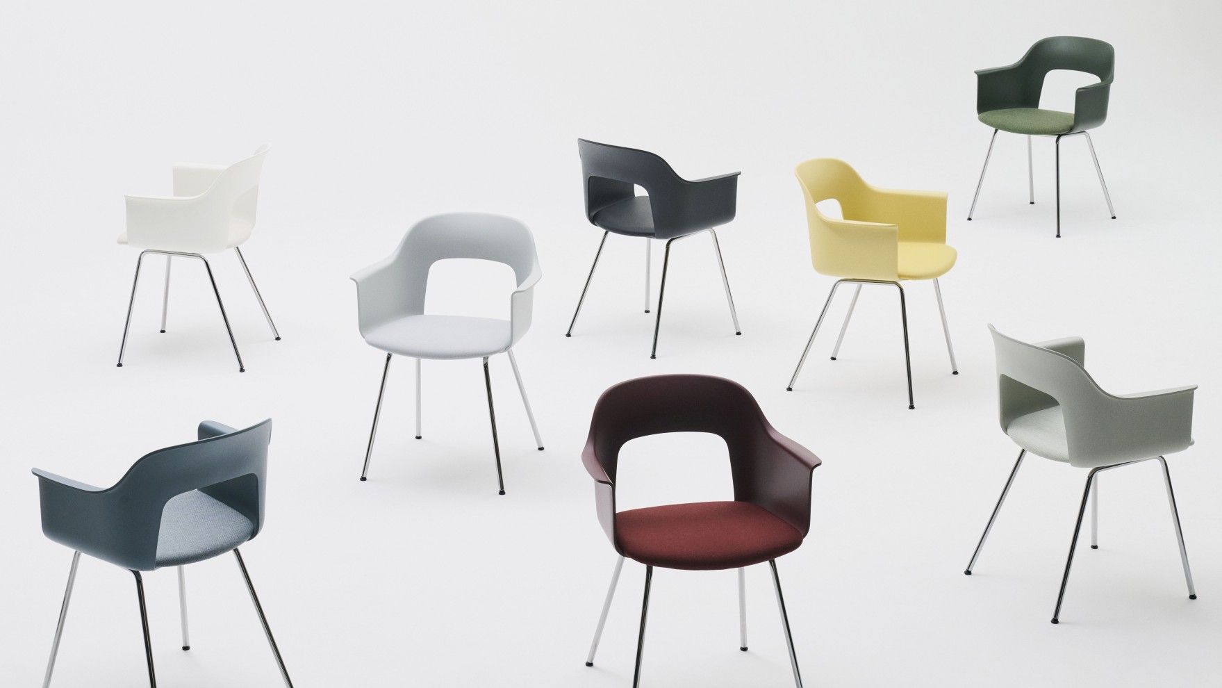 Vielfältige Auswahl: Hay Layout Armchair 213 Armlehnstühle in verschiedenen Farben und Ausführungen auf weißem Hintergrund. Moderner Designstuhl für Esszimmer und Büro.