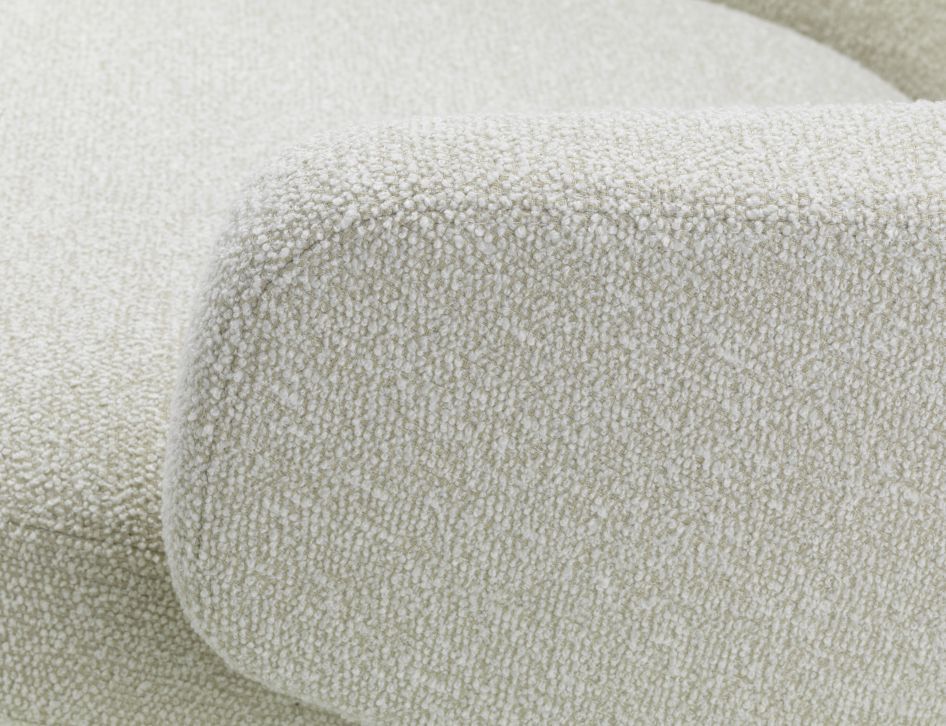 Detailaufnahme vom Grand Repos Sessel + Ottoman Vitra in Nubia Elfenbein / Perle.