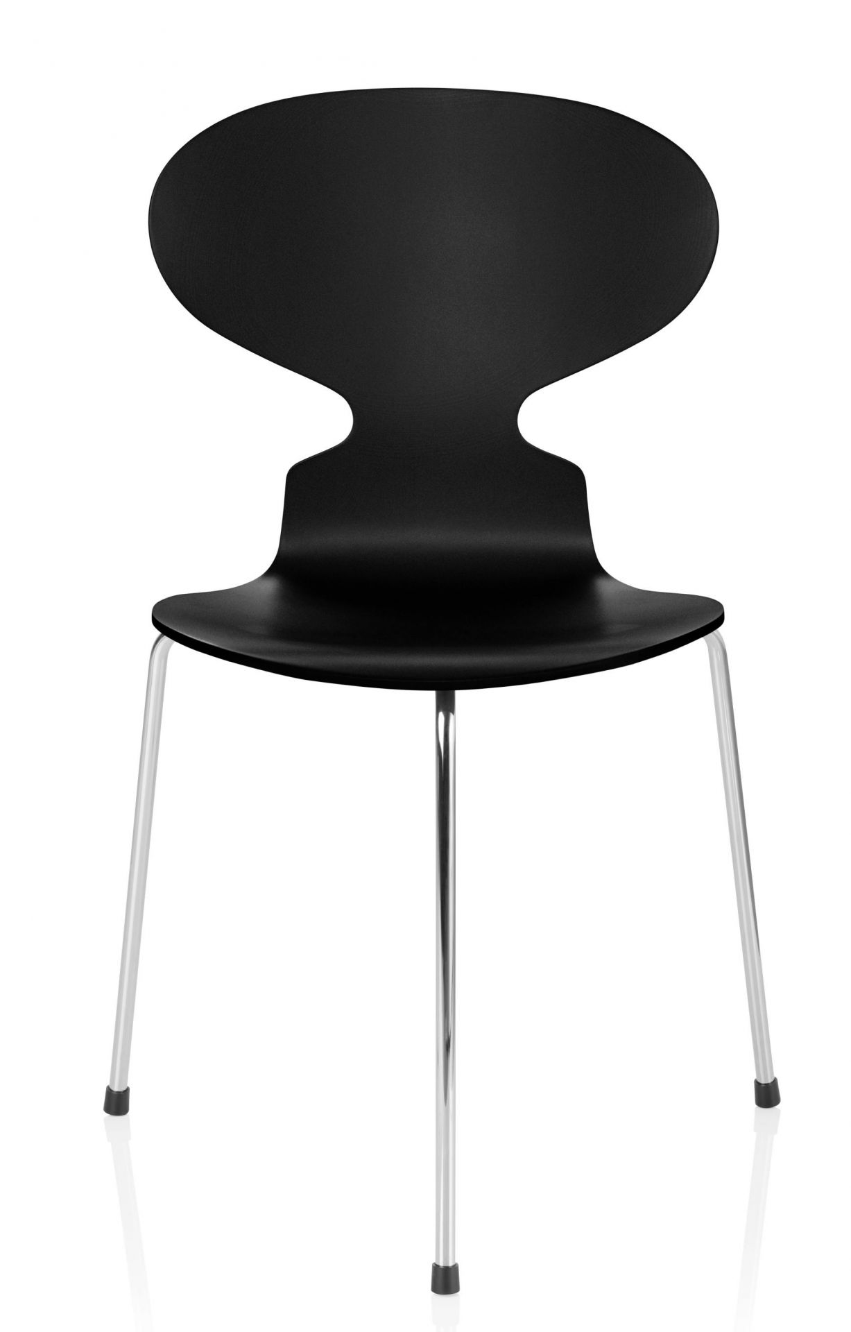 Schwarzer "Ameise Stuhl" von Fritz Hansen mit drei Beinen aus Chrom, modernes Design.