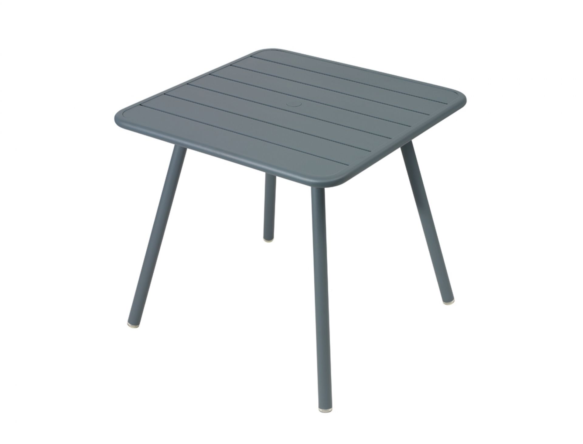 Blauer Fermob Luxembourg Outdoor Tisch mit Vierfußgestell, quadratischer Tischplatte und filigranem Design für Garten und Terrasse.