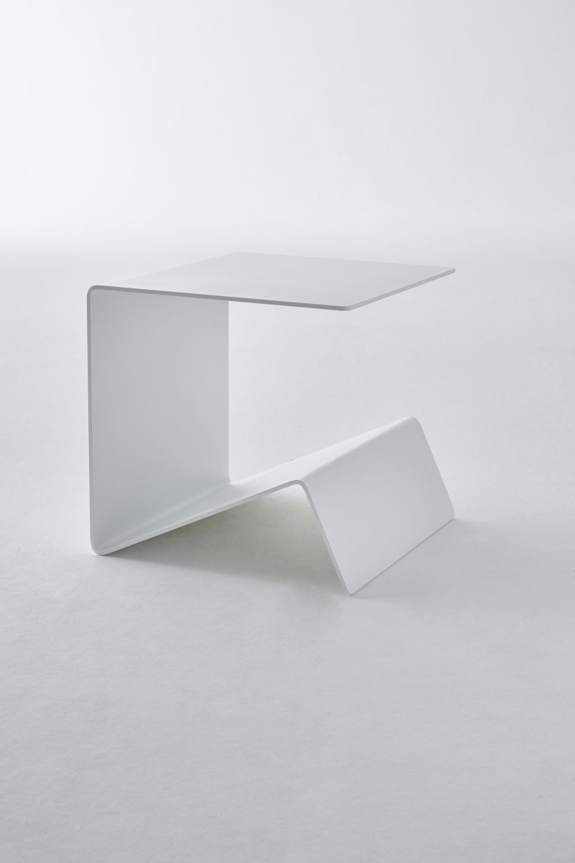 Weißer Buk  Beistelltisch von Müller Möbelwerkstätten, moderner Design Tisch für Wohnzimmer und Büro.