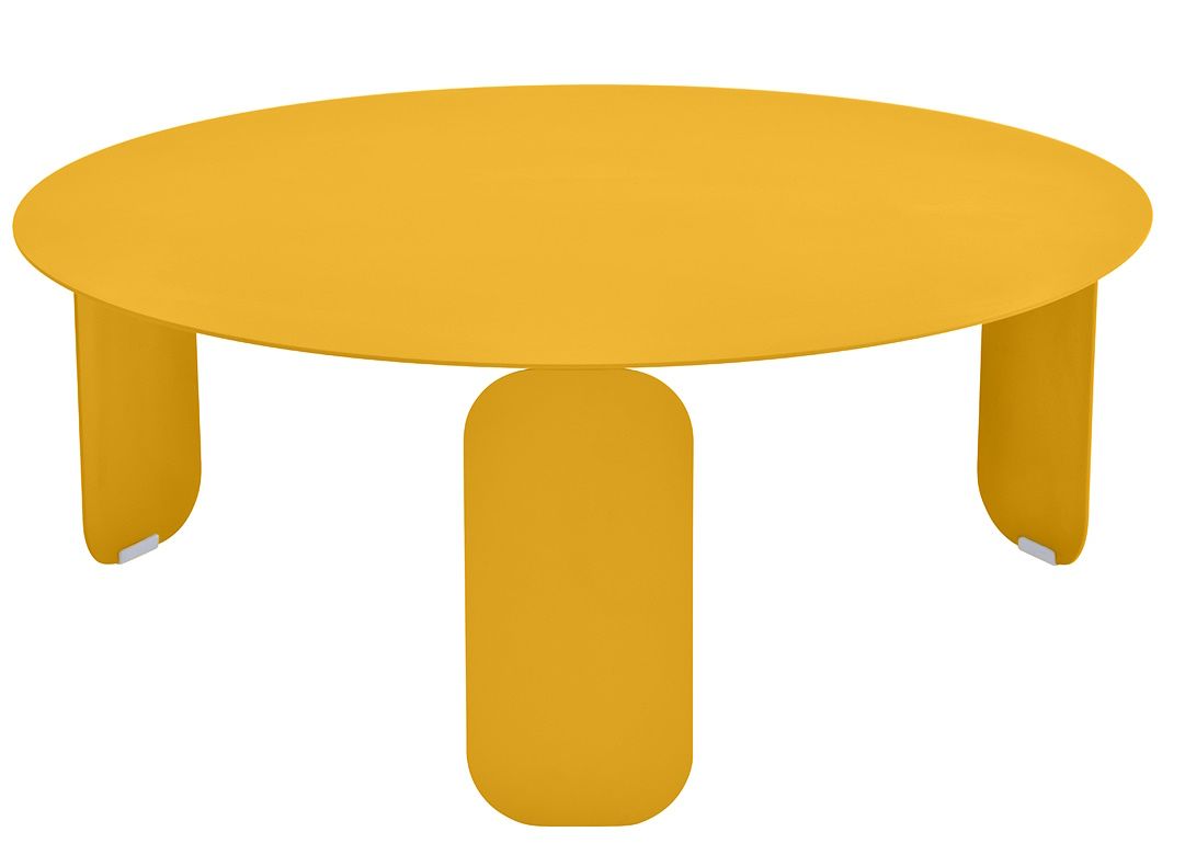 Gelber Bebop Low Table von Fermob, runder Outdoor-Tisch für Garten und Terrasse.