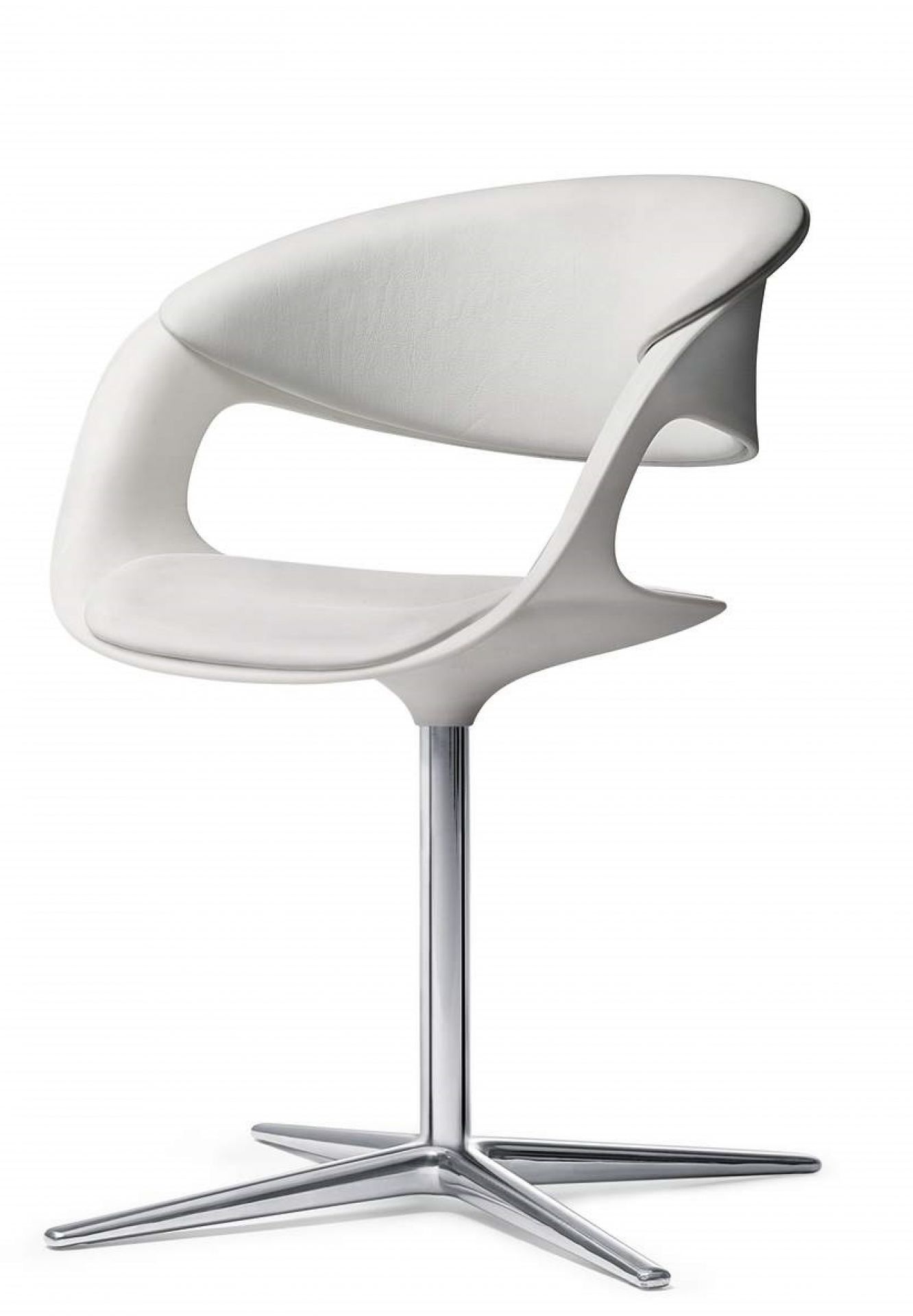 Weißer Lox Sessel von Walter Knoll mit verchromtem Drehfuß und elegantem Design.