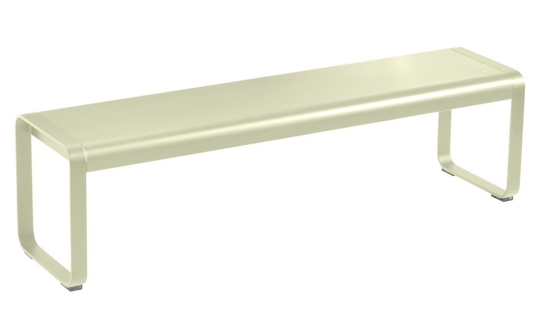 Beige Bellevie Bank von Fermob für den Außenbereich, minimalistisches Design, Gartenmöbel aus Metall.