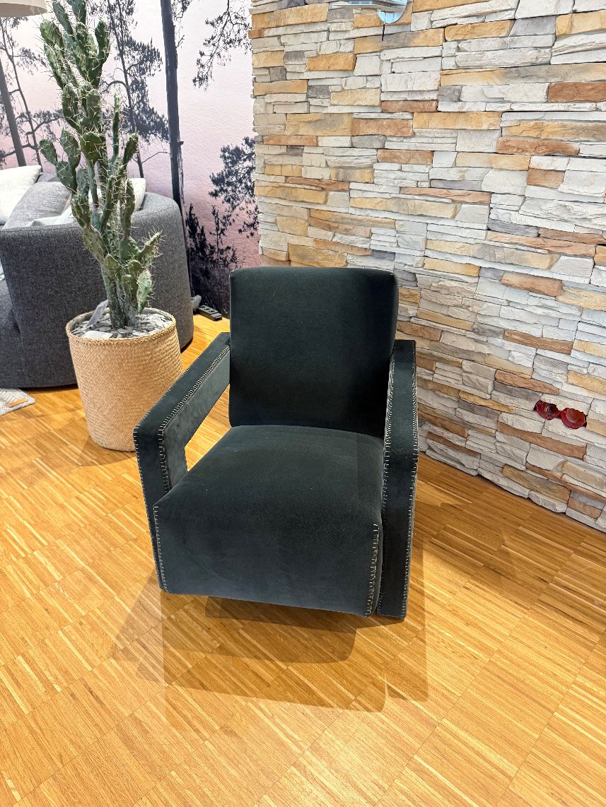 637 Utrecht fauteuil TESS.ORTIGIA CACTUS Cassina TENTOONSTELLINGSSTUK