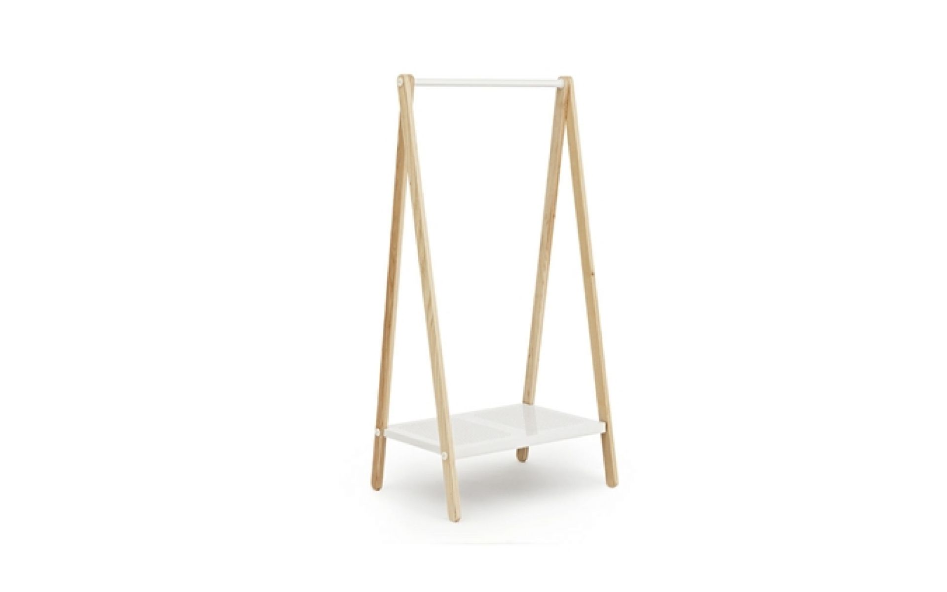 Toj Kleiderständer von Normann Copenhagen aus hellem Holz mit weißer Ablage für Schlafzimmer und Ankleidezimmer.