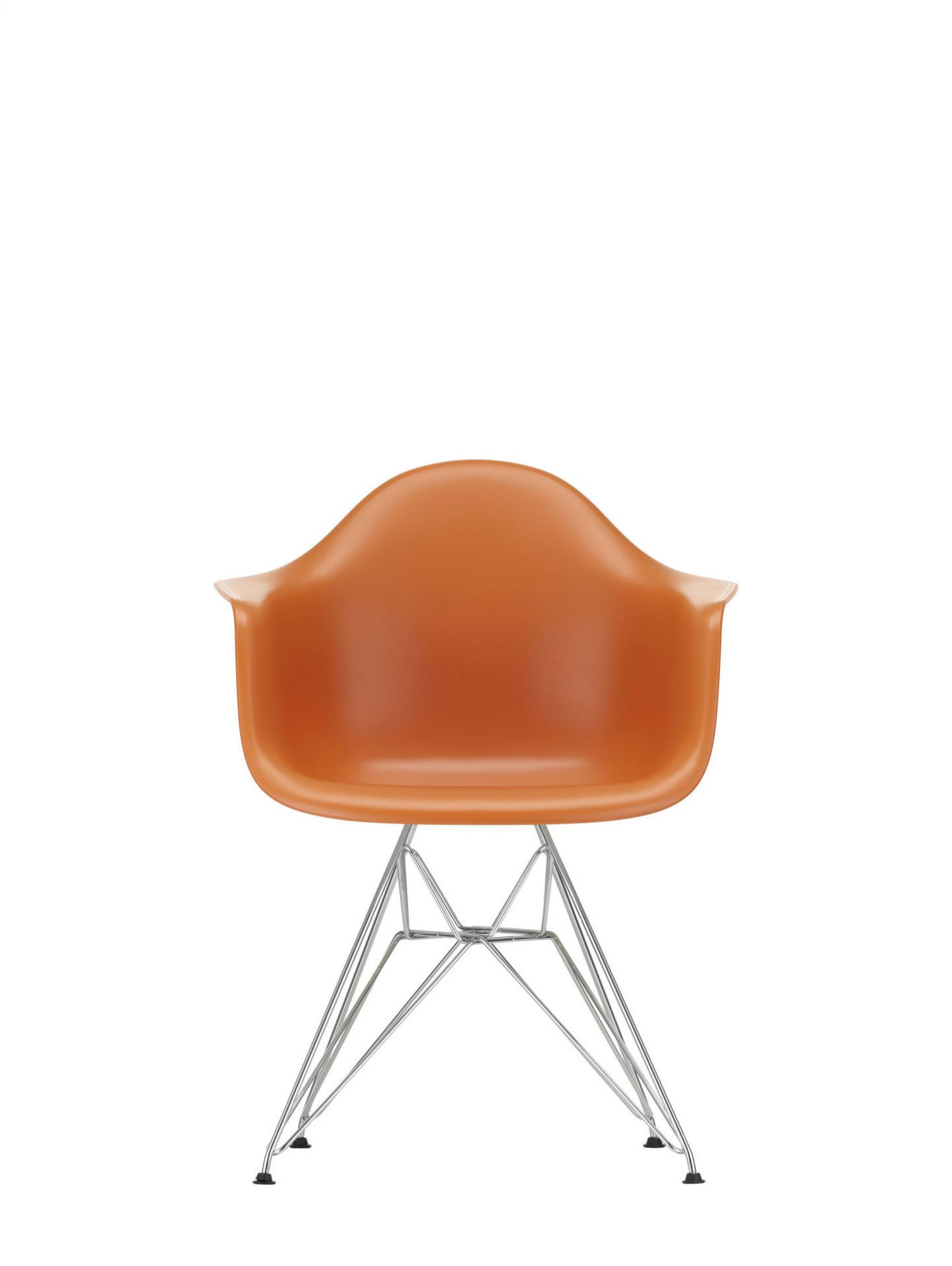 Nahaufnahme eines Eames Plastic Arm Chair DAR Stuhls in Forest mit verchromtem Gestell.