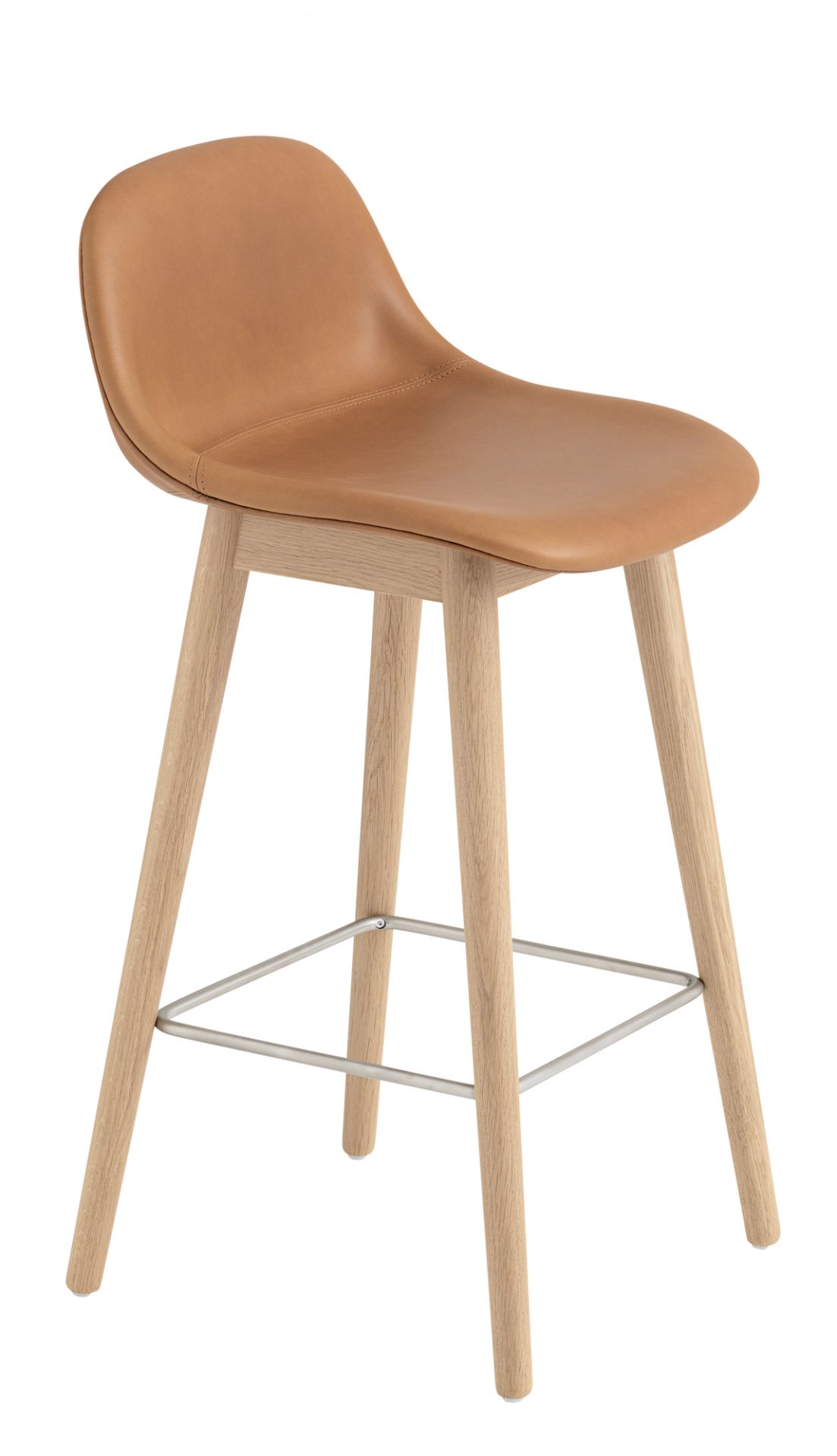 Muuto Fiber Counter Stool Barhocker mit Rückenlehne, Leder hellbraun und Holzbeine, H 65 cm.