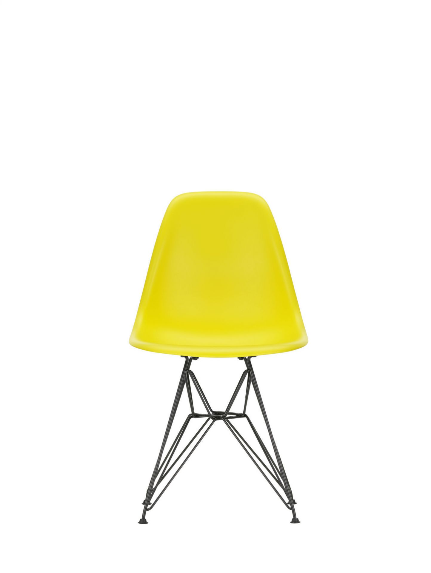Gelber Eames Plastic Side Chair DSR Stuhl von Vitra mit verchromtem Gestell, Frontansicht.