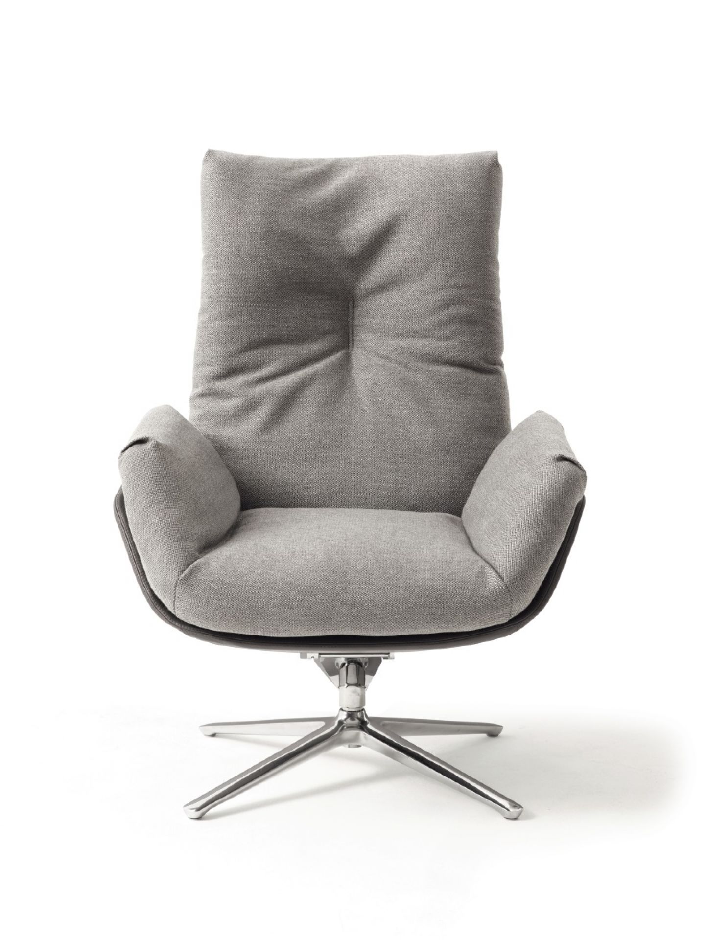 Cordia Sessel: Grauer Lounge Sessel mit Drehfuß aus Metall, bequemer Polsterung und Stoffbezug.