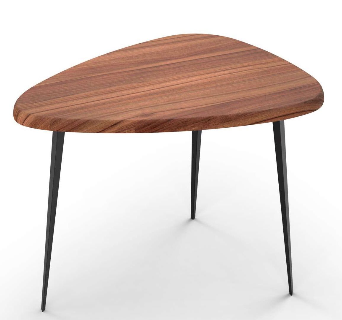 Cassina Mexique Couchtisch mit dreieckiger Holzplatte und schwarzen Metallbeinen, modernes Design.