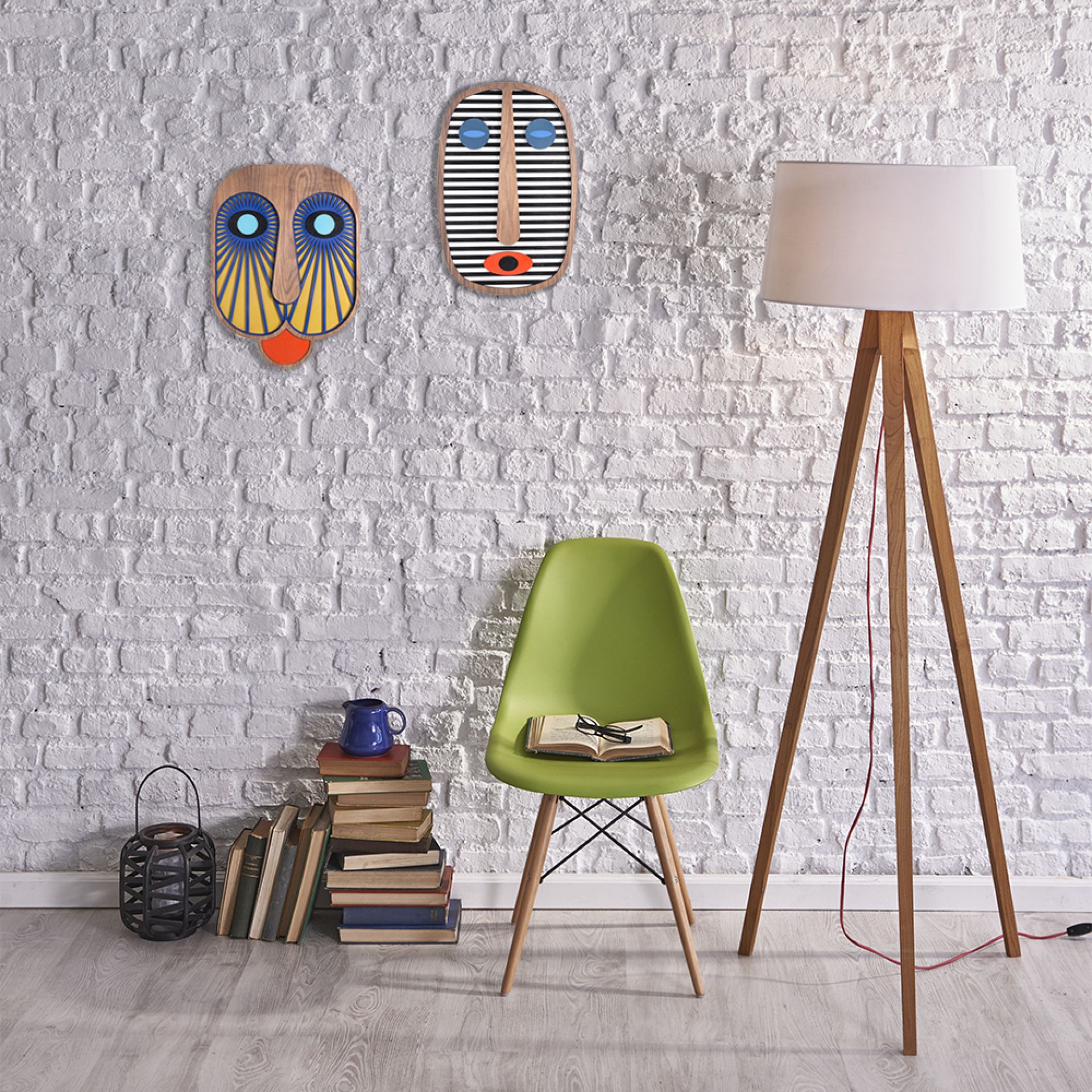 Moderne afrikanische Maske #1 als Wandschmuck. Einzigartige Deko-Maske aus Holz für stilvolle Wandgestaltung.