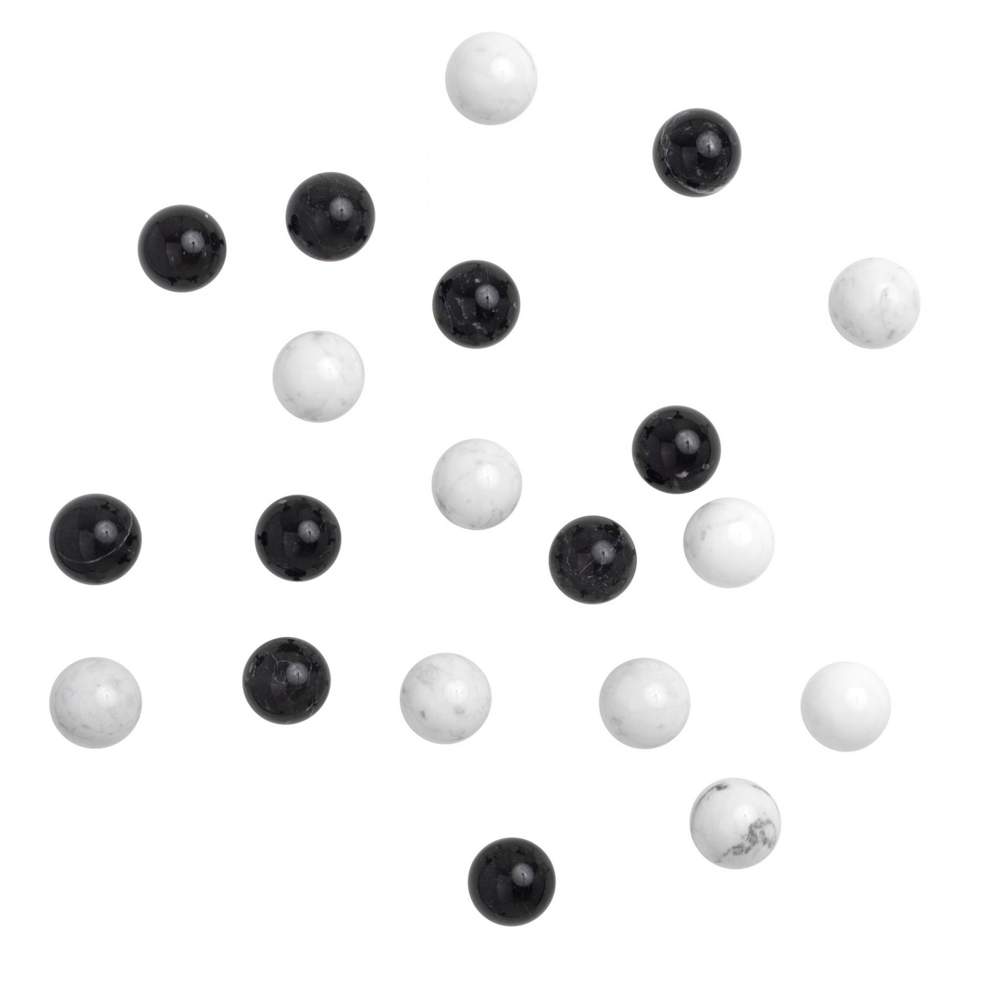 Dots Stone Wandhaken von Schönbuch: Schwarze und weiße Wandhaken aus Stein, modernes Design für Garderobe.