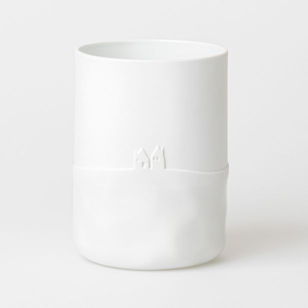 Weiße Räder Schneetag Vase mit geprägtem Winterdorf-Motiv für Blumen und Dekoration.