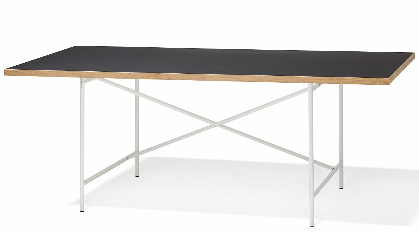 Eiermann Tisch mit schwarzer Tischplatte und weißem Gestell von Richard Lampert, modernes Design für Büro und Zuhause.