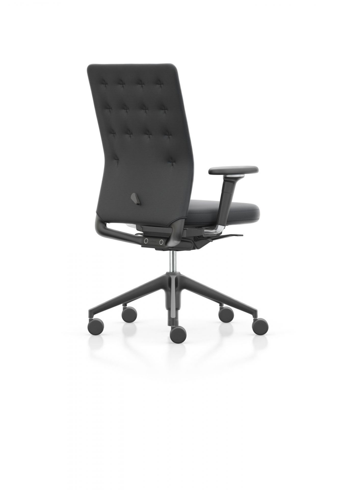 Rückansicht des Vitra ID Chair Bürodrehstuhls ID Trim in Anthrazit, ergonomischer Bürostuhl mit Rollen.
