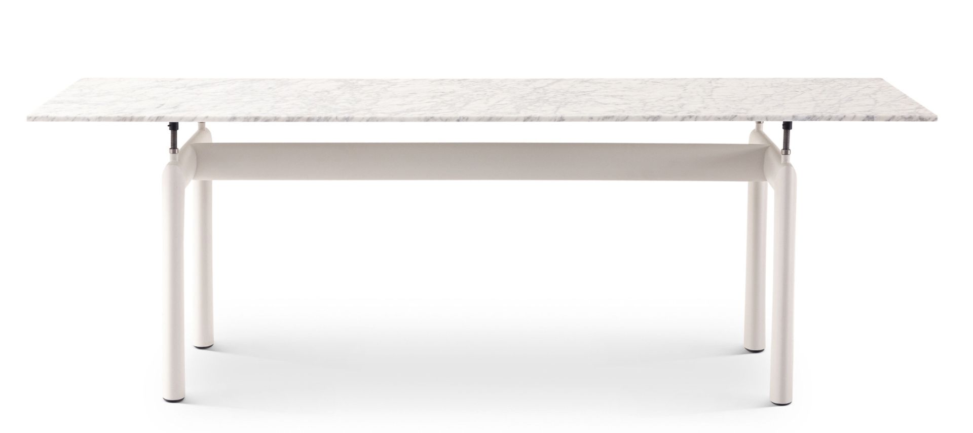 Cassina Tube D'avion Esstisch Outdoor mit Marmorplatte und weißem Gestell.