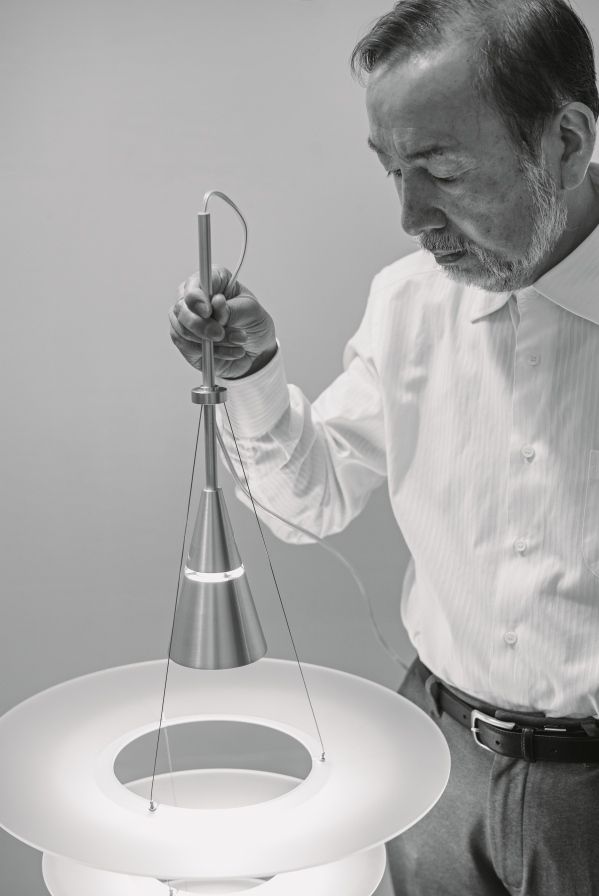 Enigma 425/545 hanglamp van Louis Poulsen