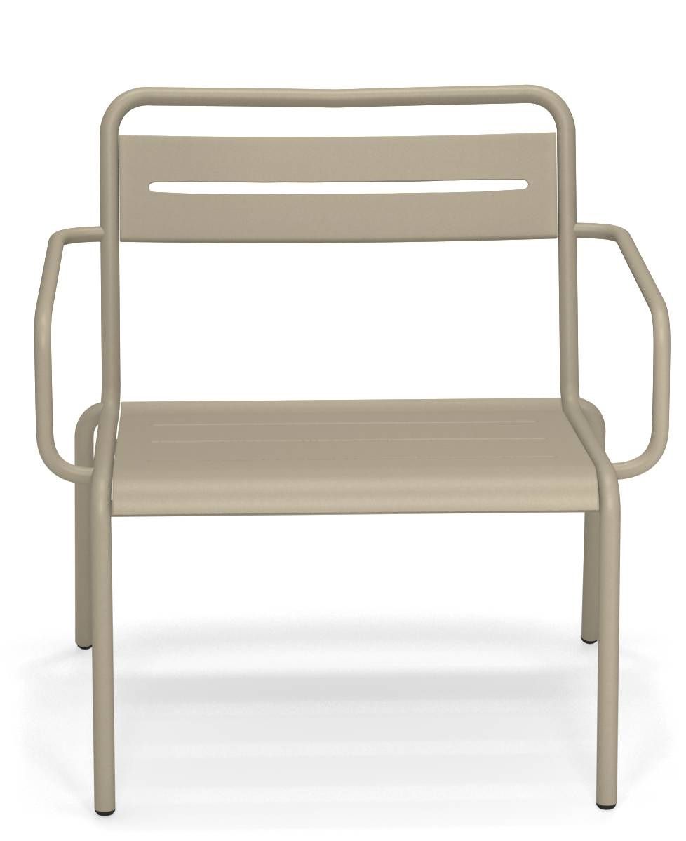 Beiger Star Lounge Chair Sessel von Emu für den Außenbereich, minimalistisches Design mit Armlehnen.