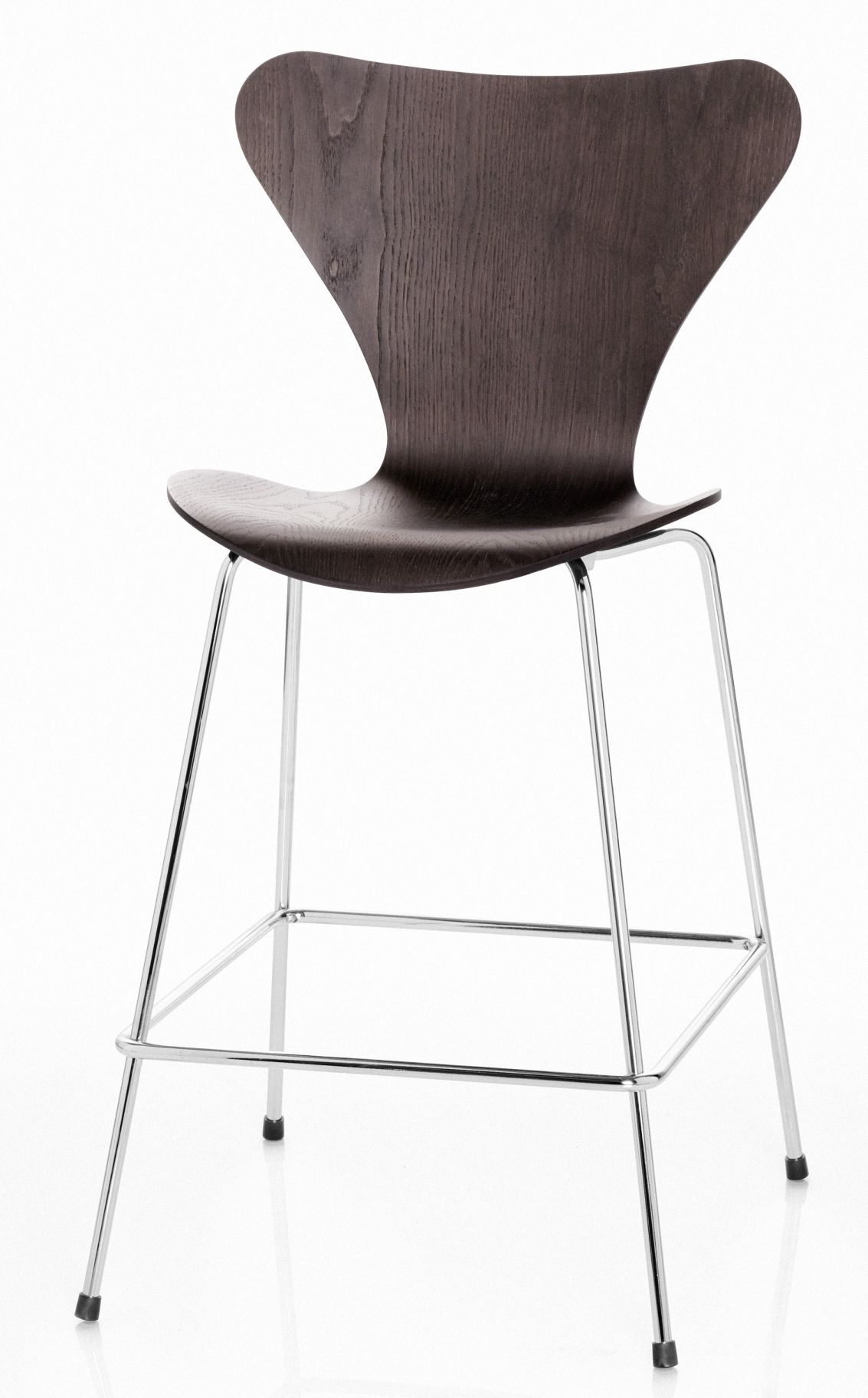 Siebener Barhocker von Fritz Hansen mit dunkler Holzschale und verchromtem Stahlgestell. Design Barstuhl.