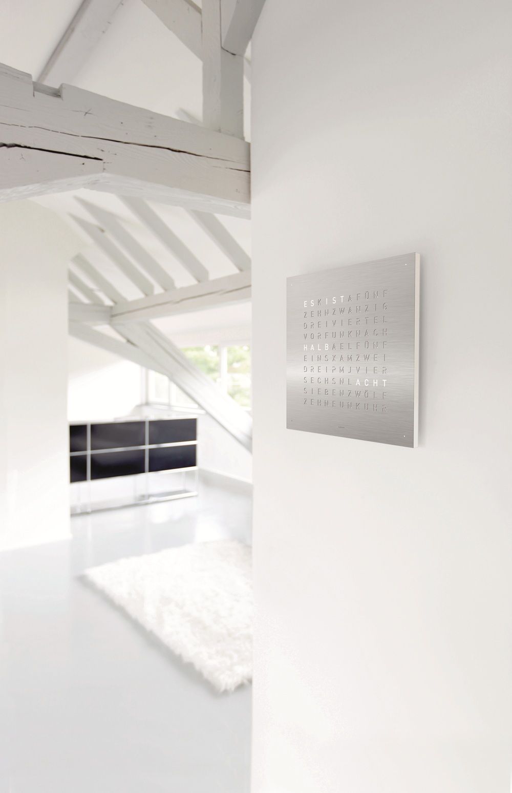 Earth 45 Steel Series Wandklok / Tijdsobject Duits QLOCKTWO