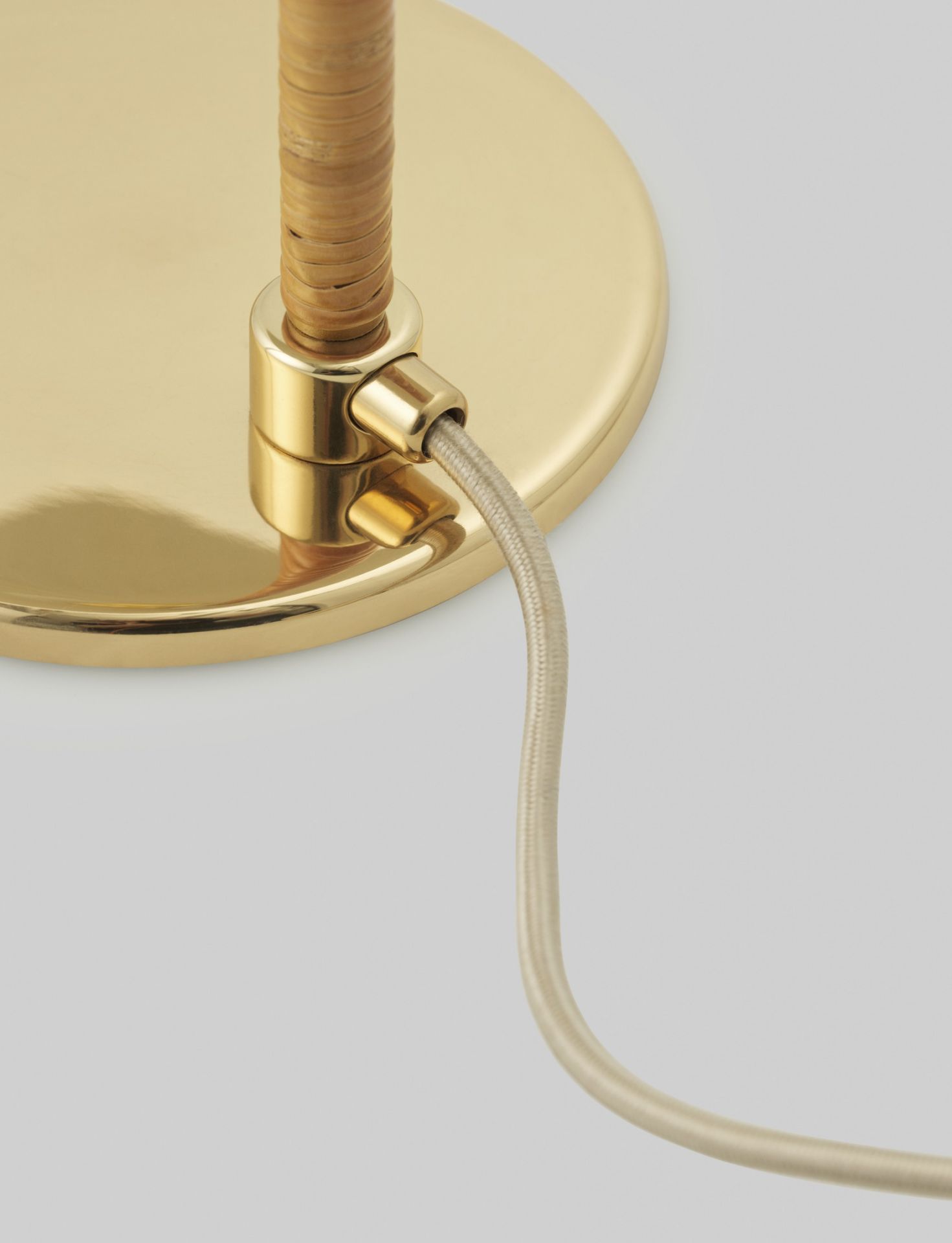 9602 Staande lamp Gubi