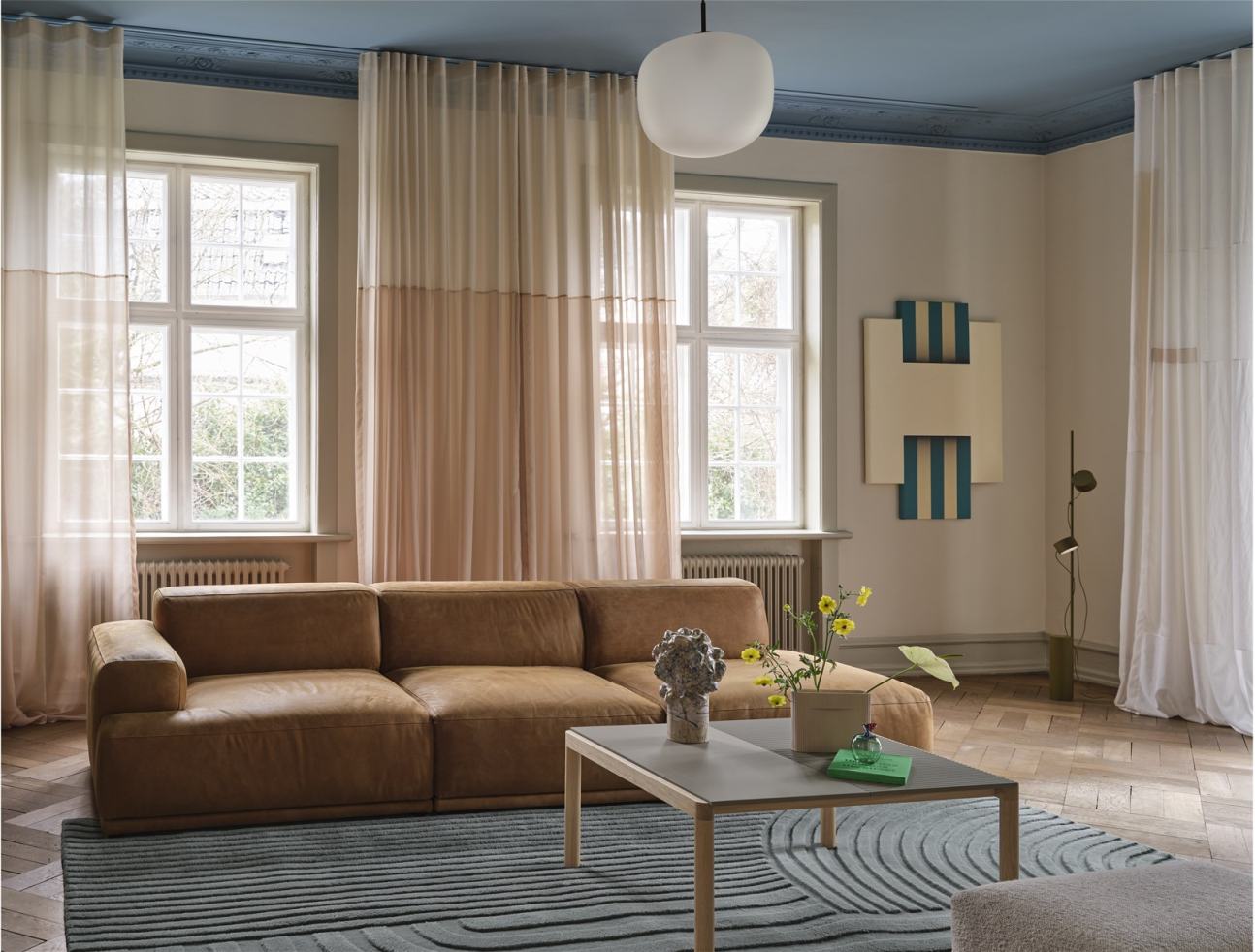 Post vloerlamp van Muuto